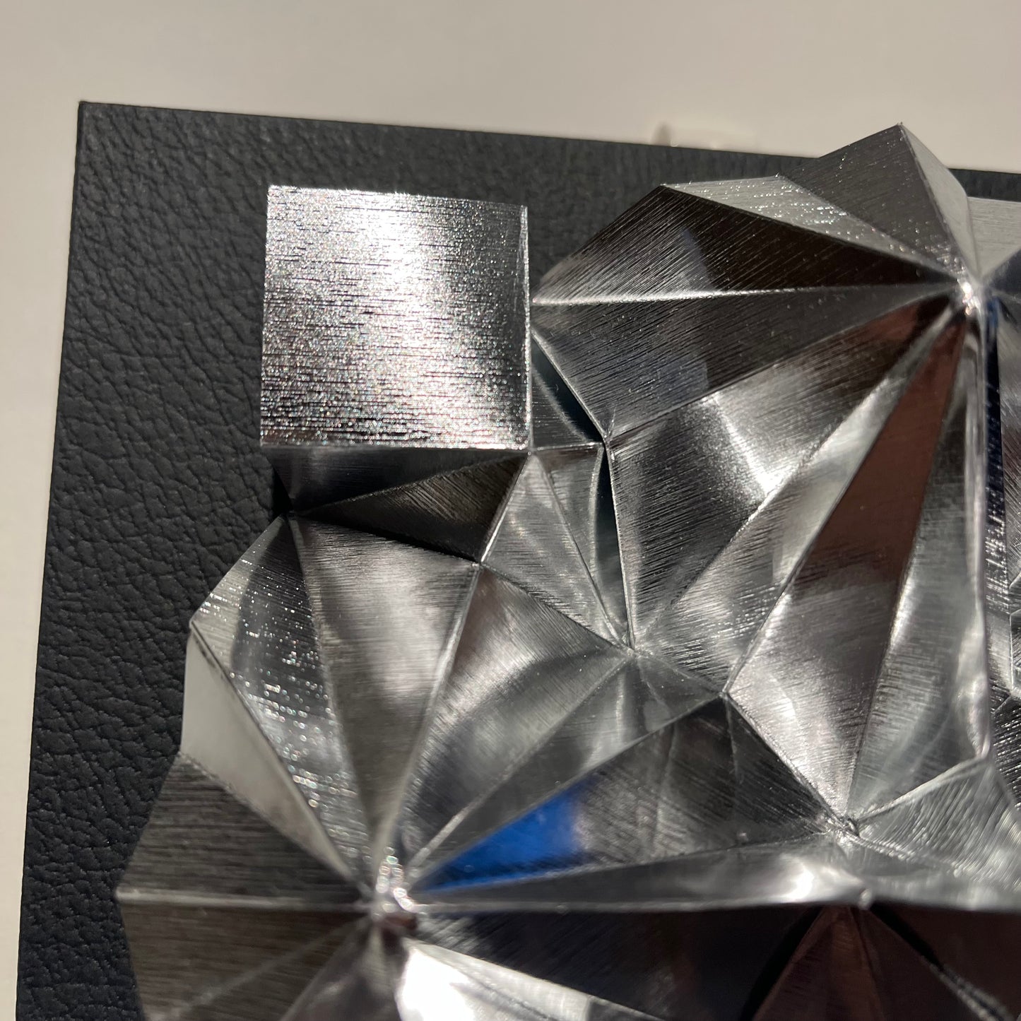 Dimensions (Silver with a hairline finish)