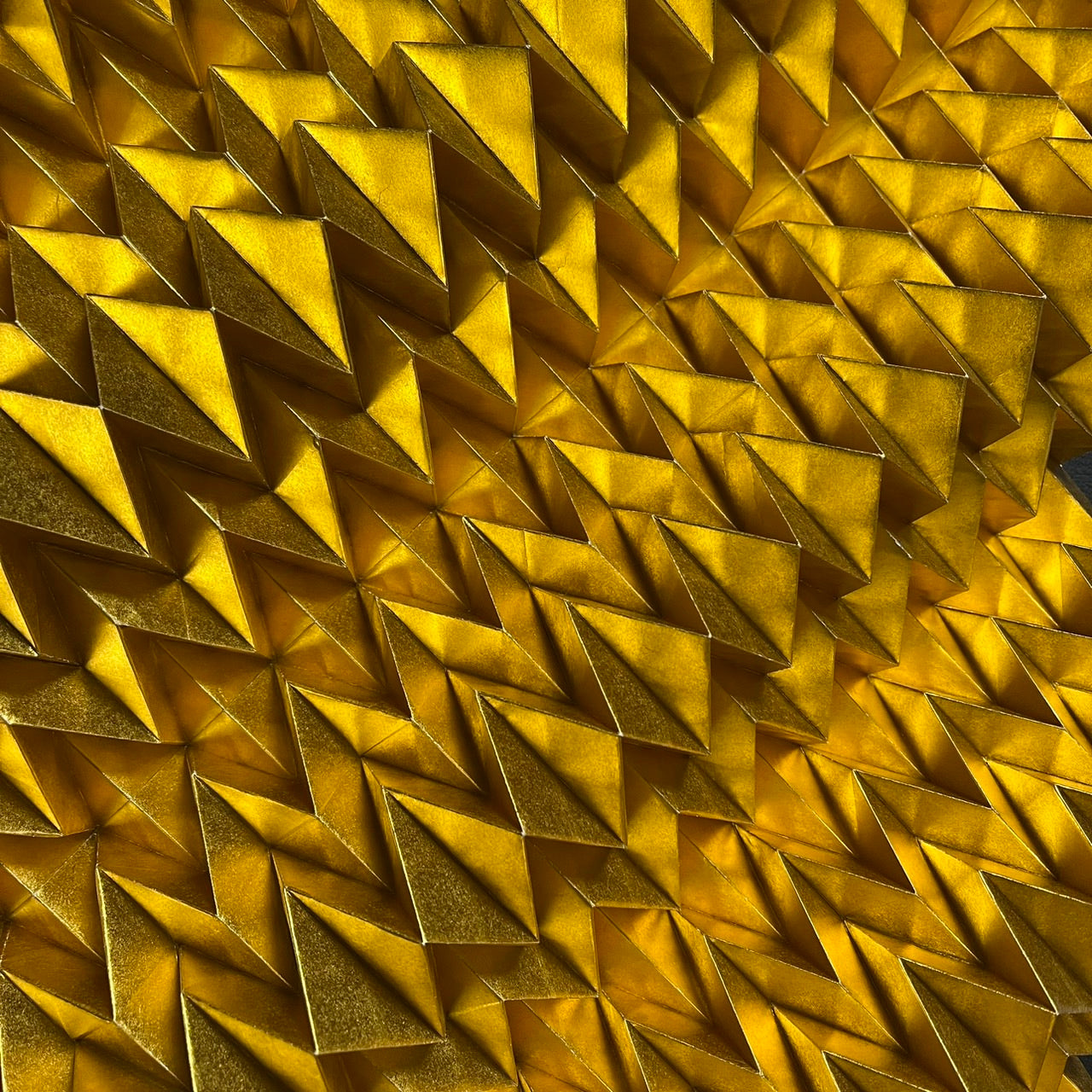 Illusion (diagonal) (Gold)