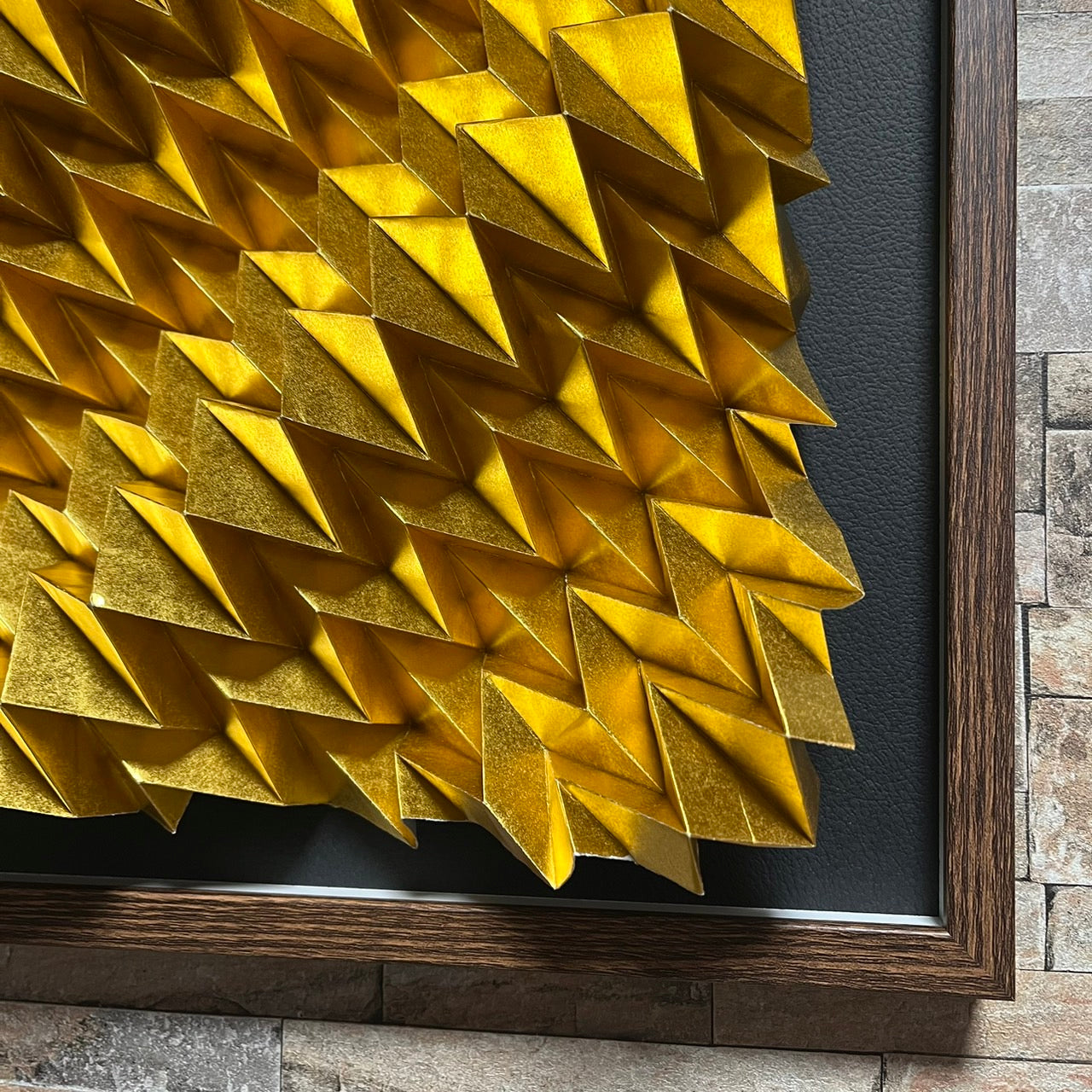 Illusion (diagonal) (Gold)