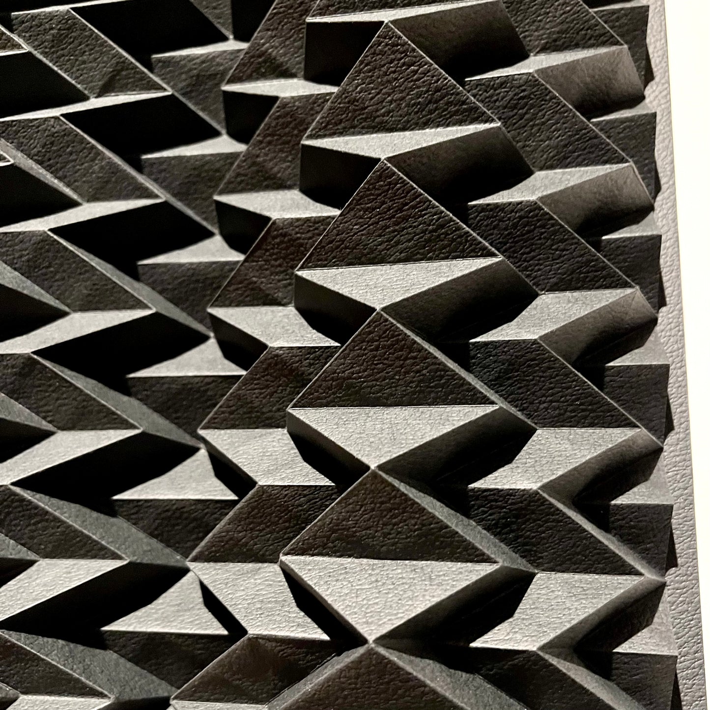 Illusion (Quarter) (Black)