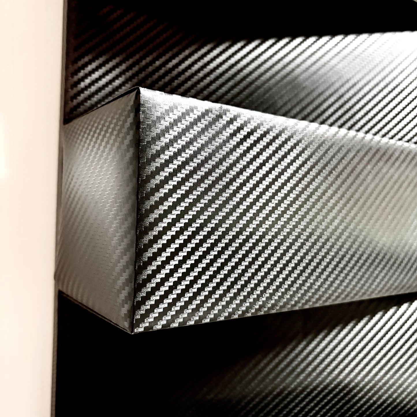 Alternate (Carbon-fiber pattern) (530)