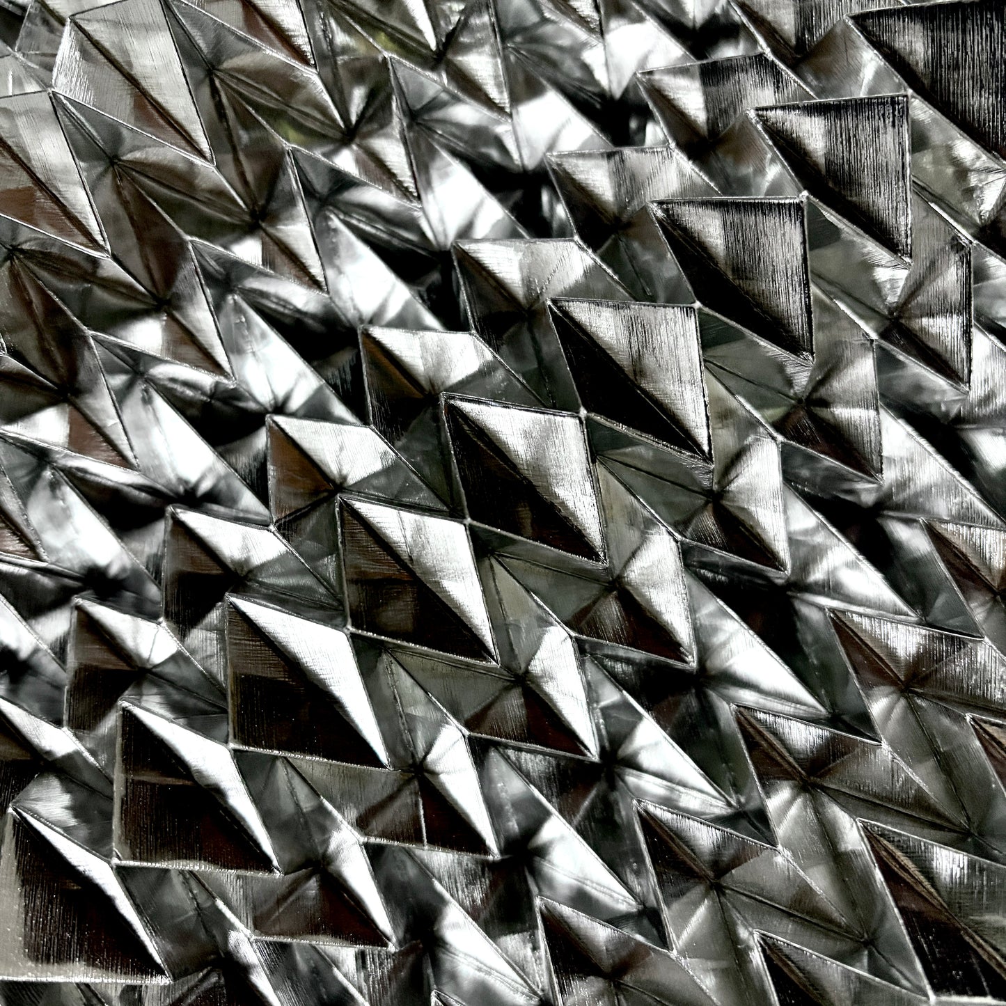 Illusion (Diagonal) (Silver with a hairline finish) (250)
